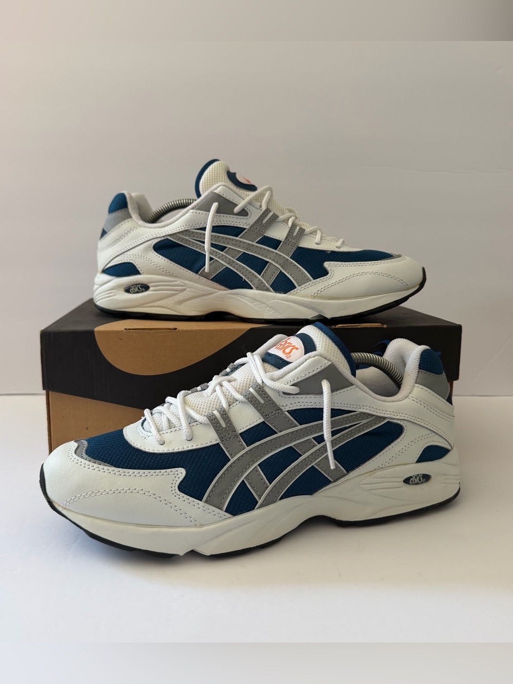 Vintage ASICS Pursuit TL940